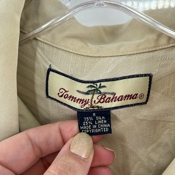 Tommy Bahama Men's Silk Linen SS Button Front Shirt - Yellow - Small - Picture 3 of 6